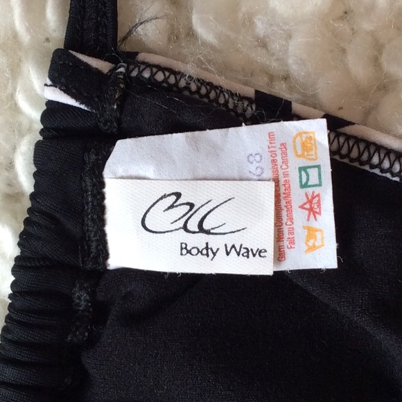 tie up triangle bikini - Picture 7 of 8